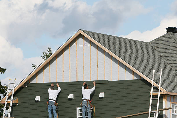 Professional Siding technician working in Prosperity, SC